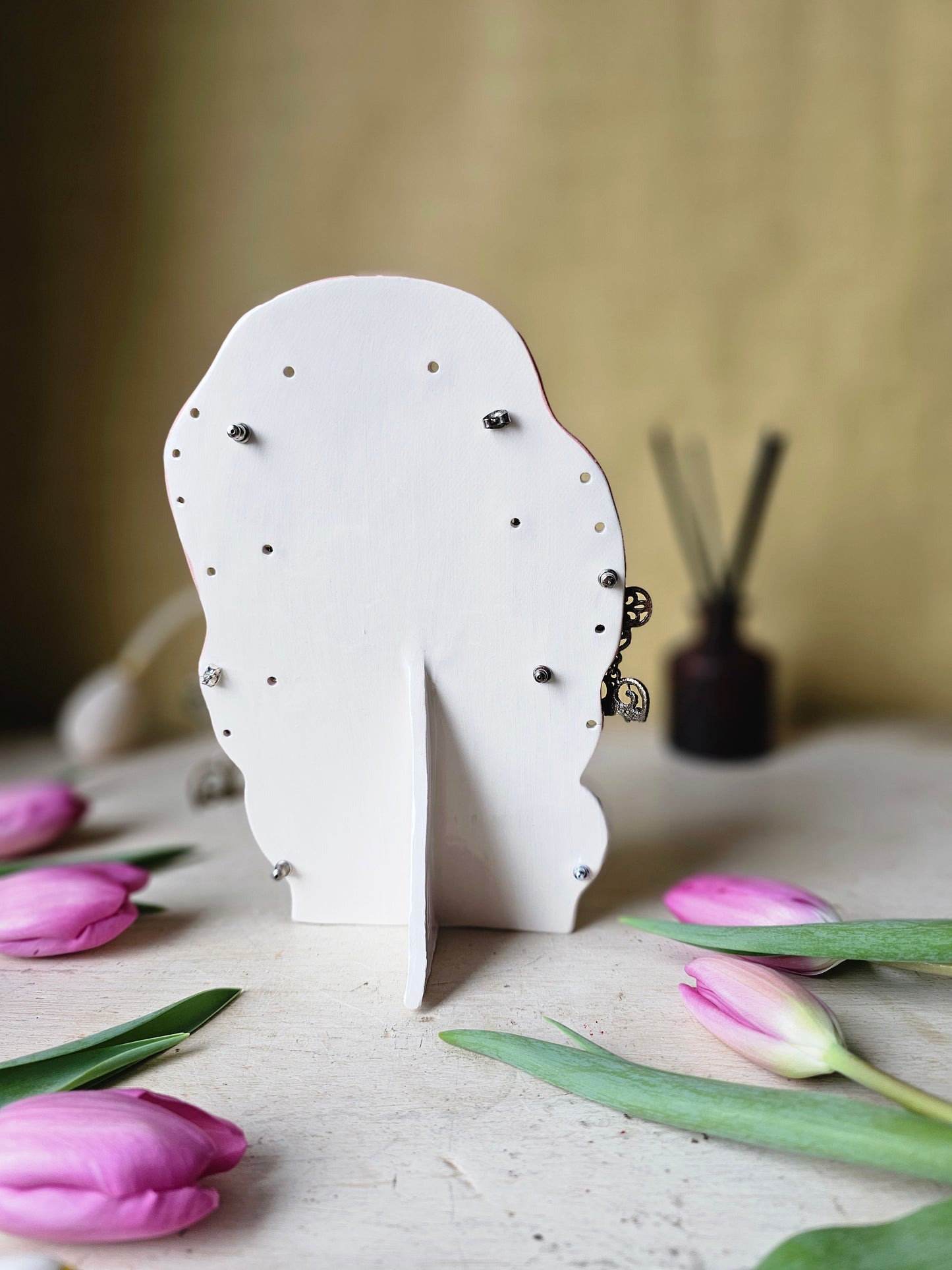 Madame Pomp handmade ceramic earrings holder