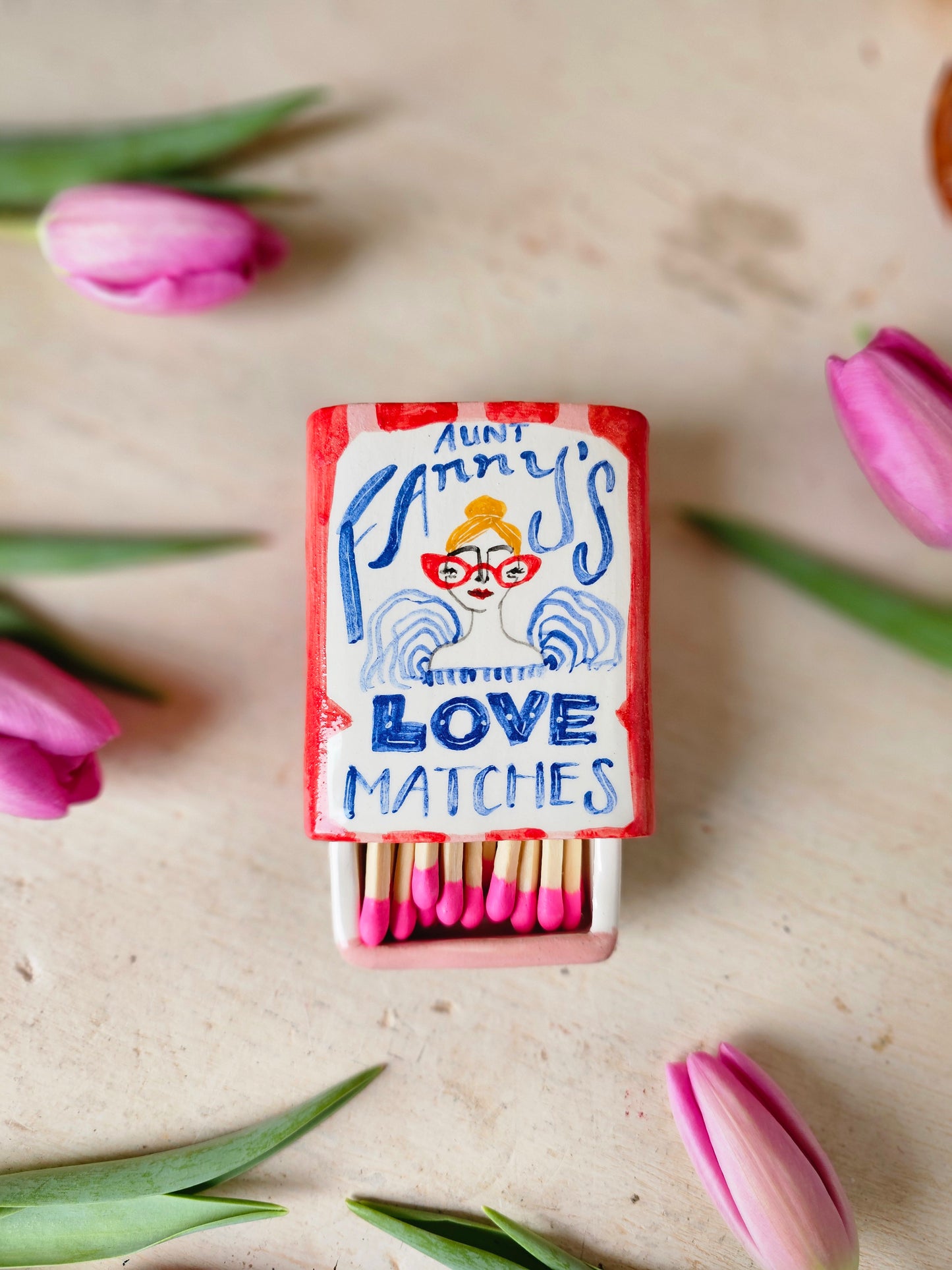 Aunt Fanny's Love Match ceramic matchbox red and pink Large