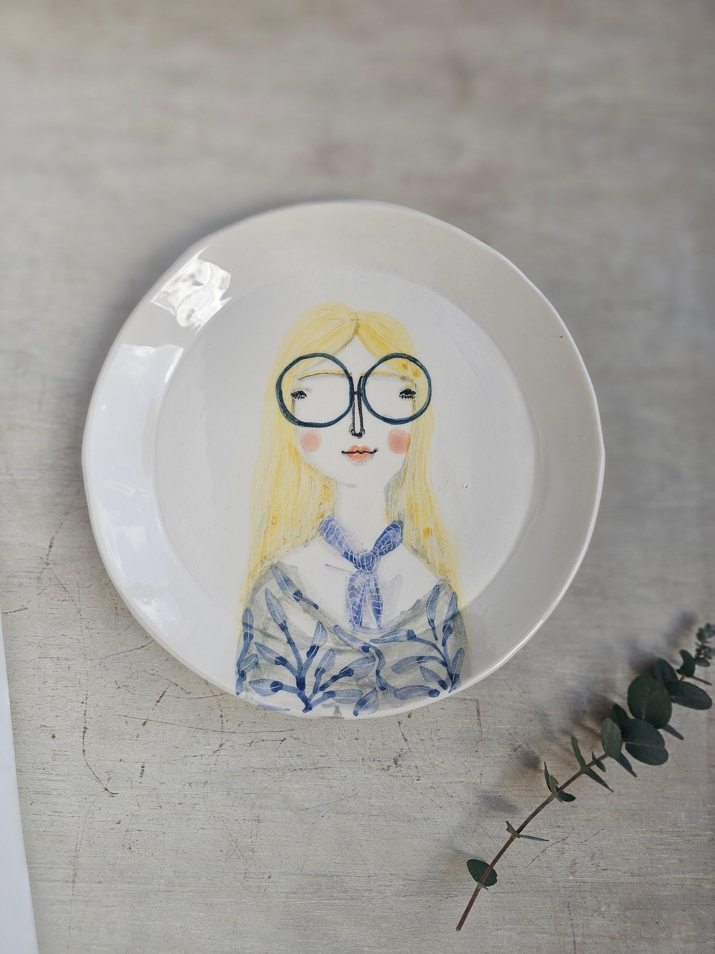 Beau handmade ceramic, decorative plate